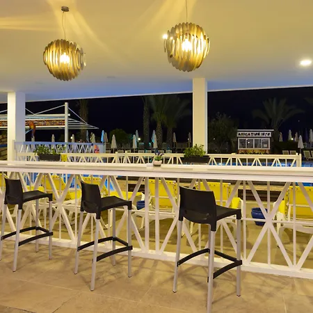 Orange County אתר נופש 5*